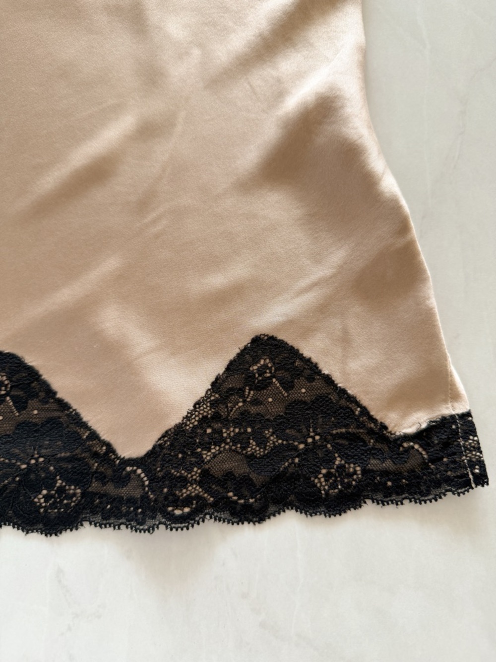 Express Design Studio Silk Camisole Top S Champagne Beige Black Lace Trim Y2K - Picture 4 of 11
